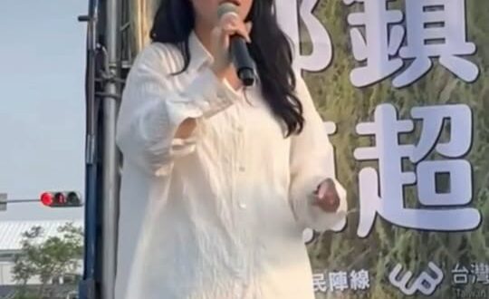 綠營罷團提問大家為什麼小學生想嗆他們？

因為罷團在各地跑去國小門口擺攤阿。