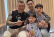中午受館長邀請擔任VIP觀賽
邦偉兩寶第一次見到館長伯伯 飆捍 
超級害羞的

還遇到 Kai Chang 楷教練 
超…