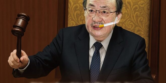 如果大罷免成功，柯建銘就會拿著他的拐杖、抽著菸，坐在立法院長的位置上敲議事槌。

一個認為警消組工會會導致中共入侵台灣的...