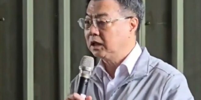 行政院長卓榮泰神語錄「普發一萬只能買個遙控飛機、冰箱」

卓大院長的生活就是這麼樸實無華，一萬塊只能買遙控飛機，真的太少…