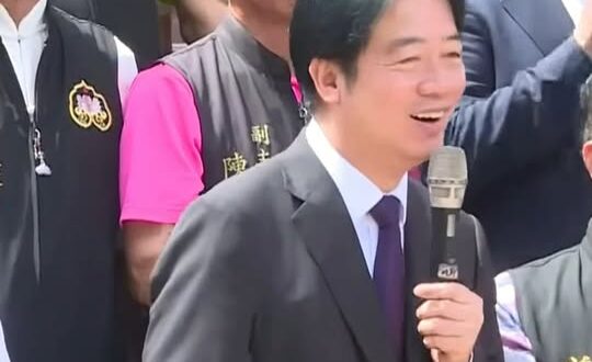 賴清德笑喊「颱風夠了不要再來」，經濟贏過日美中「要求大家鼓掌」！