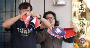 日前台灣基進發起「破除光復謊言」遊行，因活動中有撕毀「中華民國國旗」環節，主持人公投盟總召羅宜被以「妨害秩序」傳喚。

...