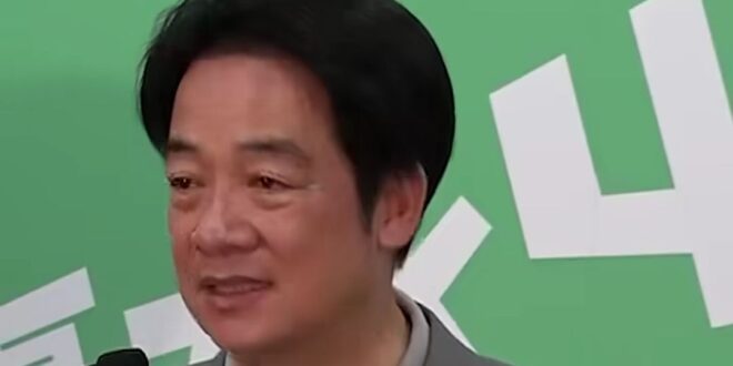 依照賴皮這個賴皮的定義「台獨=台灣不屬於中華人民共和國」，那麼台獨教父就不是李登輝而是蔣中正了，你是不是應該把他的銅像搬…