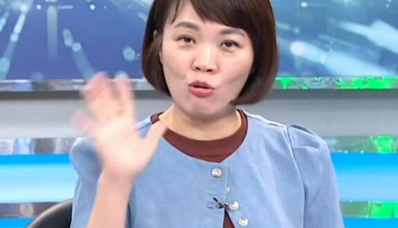民進黨台北市議員簡舒培表演如何10秒激怒你

唱的很好，下次別唱了